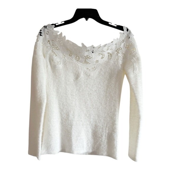 Boston Proper Cream/ White Lace Trim Plush Sweater Size Small - Picture 3 of 8